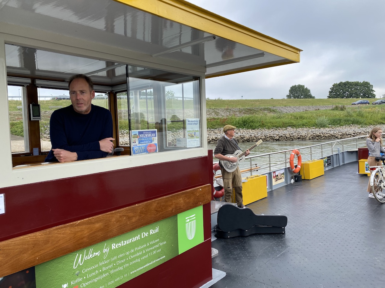 Langs 10 ponten met 'Geen dag zonder de IJssel' Rivierverhalen